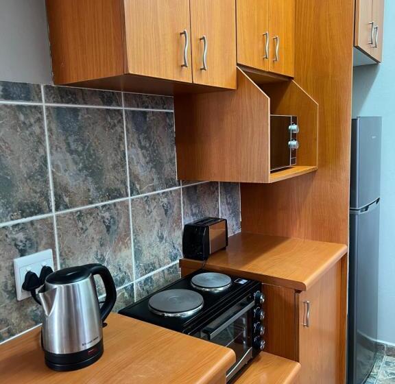 Студия Стандарт, Benri B&b & Selfcatering