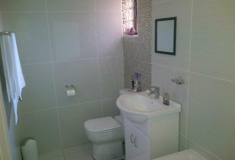 اتاق استاندارد, Bhotani On Bax