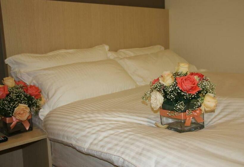 Quarto Estandar, Setia Inn