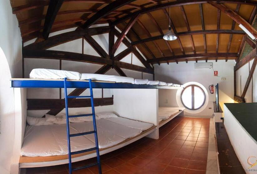 Кровать в Общей Комнате, Albergue De Espiel