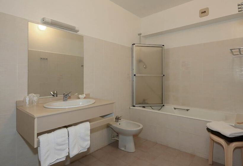 Номер Стандарт, Hôtel Le Bastide