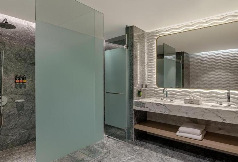 سوئیت اجرایی با چشم‌انداز دریا, Rixos Premium Qetaifan Island North