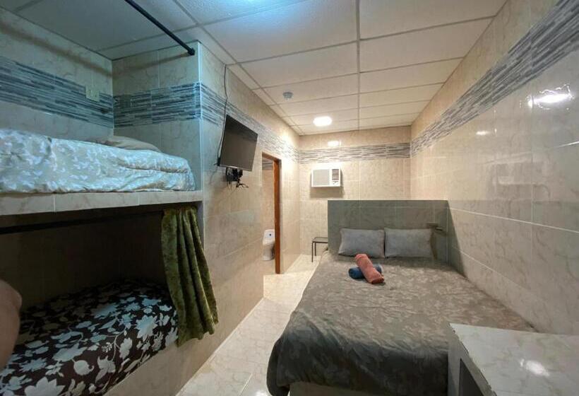 Семейный Номер, Windmill Hostal