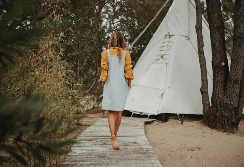 Standard Tent, La Atrevida