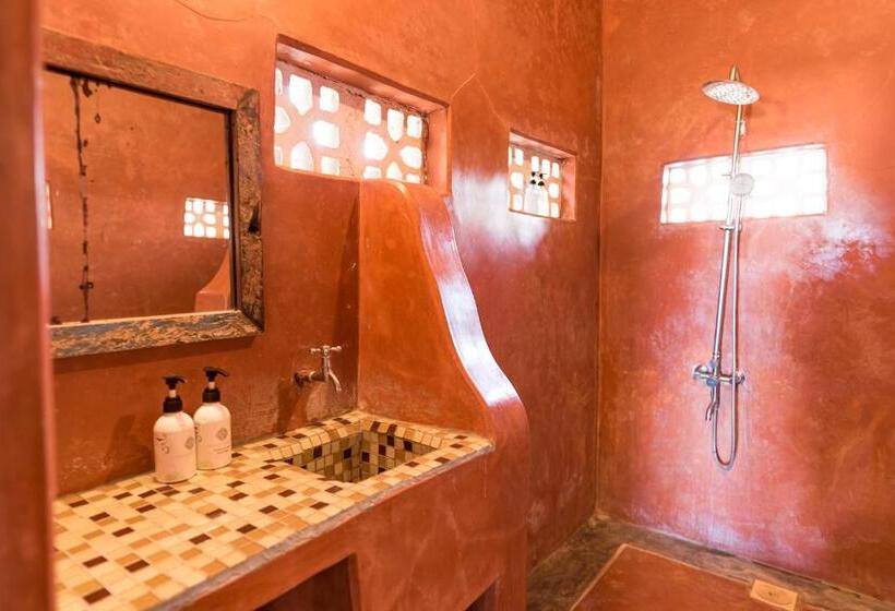 اتاق استاندارد سه تخته با چشم‌انداز باغ, Pili Pili Beach Bungalows
