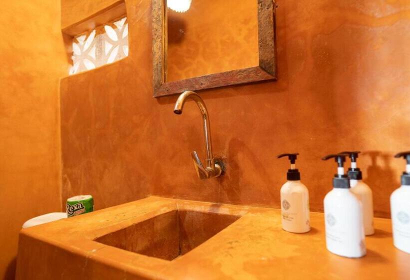 Economy Triple Room, Pili Pili Beach Bungalows