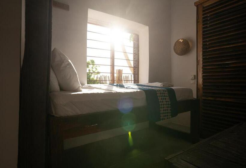 اتاق لوکس خانوادگی, Pili Pili Beach Bungalows