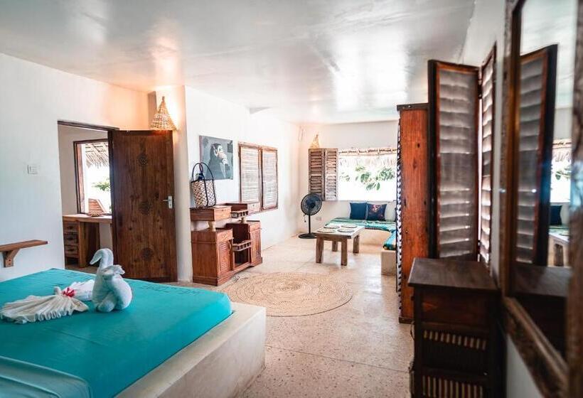 3 Bedroom Suite, Pili Pili Beach Bungalows