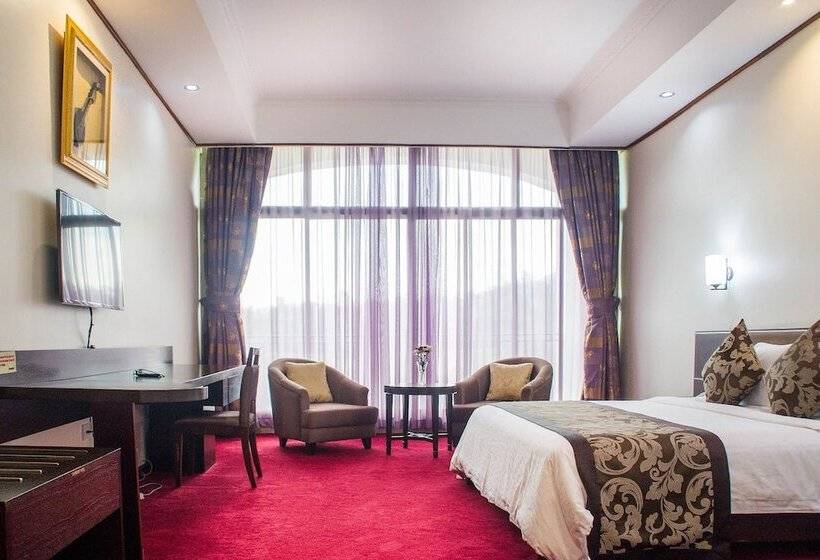سوییت لوکس, Lake View Resort
