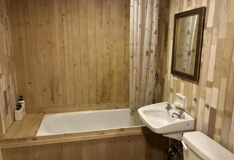 标准三人间, Doobaki Hostel