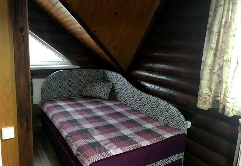 חדר קלאסי לשלושה, Fayniy Motel