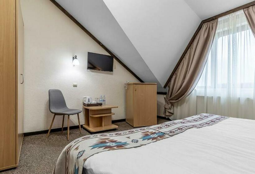 חדר סטנדרט, Zahar Berkut