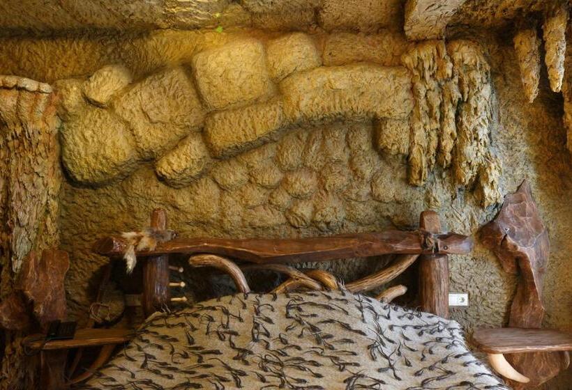 סוויטת ג'וניור, Stara Pravda Hotel   History