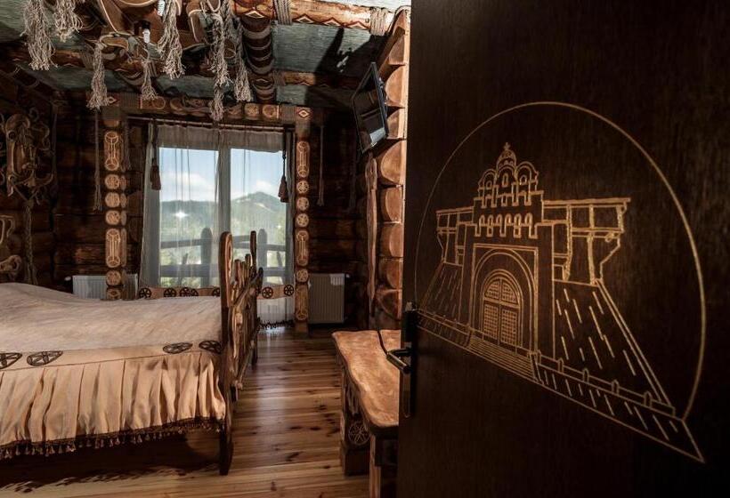 סוויטת ג'וניור, Stara Pravda Hotel   History