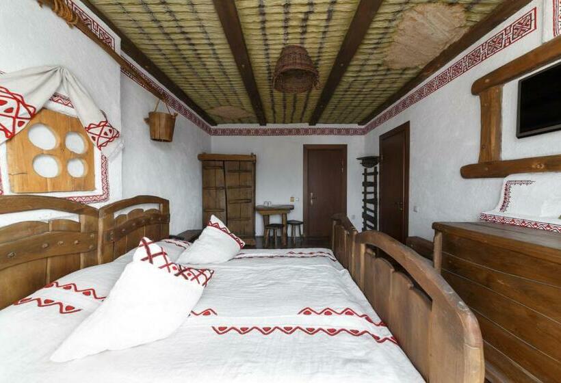 סוויטת ג'וניור, Stara Pravda Hotel   History