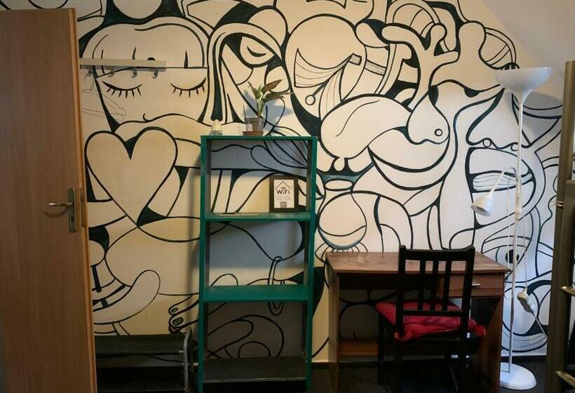 공동 객실, Hostel John Galt