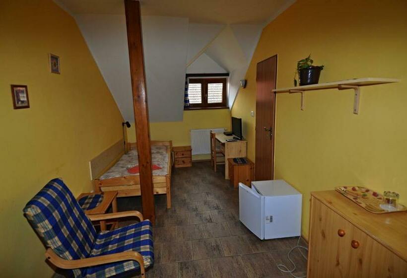 Номер Стандарт, Na Hradbách