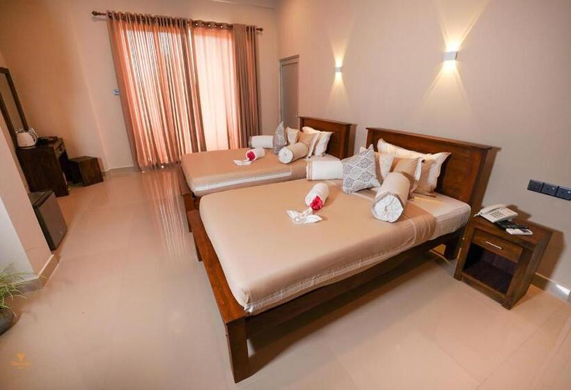 Семейный Номер Deluxe, Tharusha