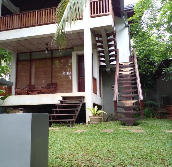 高级园景房, Liyana Holiday Resort