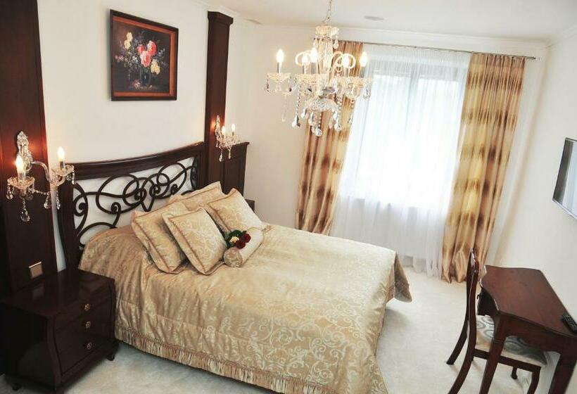 Quarto Deluxe, Wellness & Spa Boutique  Pod Lipkami Prague