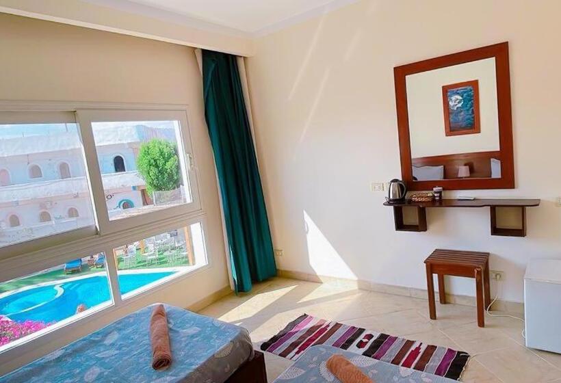 اتاق استاندارد با چشم‌انداز استخر, Club Red Dahab Motel