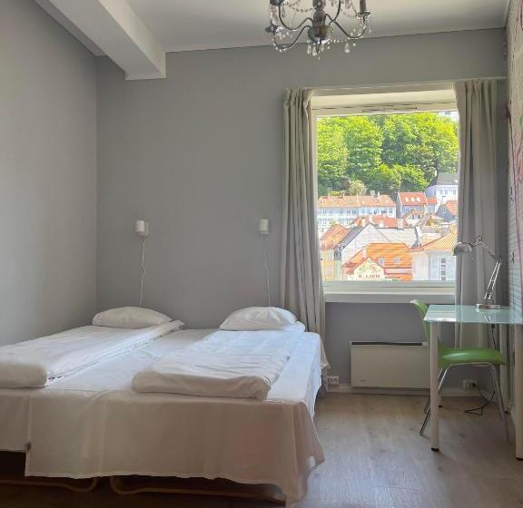 带共用浴室的标准房间, City Hostel Bergen