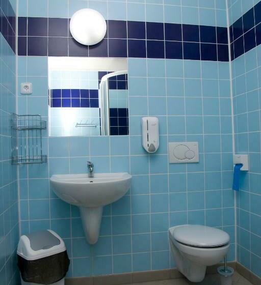 Standard Szoba, Emeran