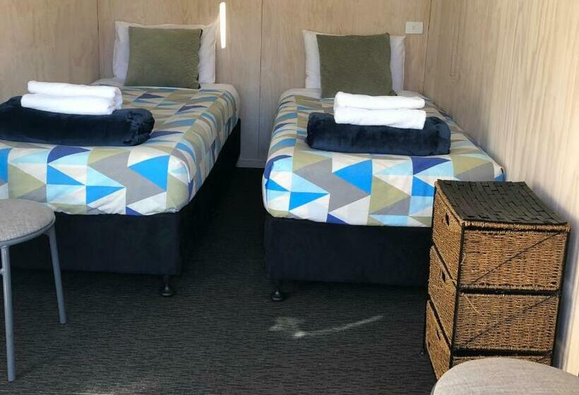 스탠다드 룸 공동 욕실, Lakes Edge Lodge