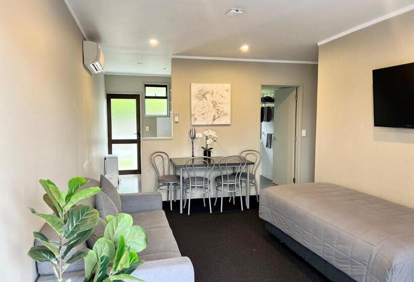 Люкс 2 Спальни, Ashbrook Motel Taupo