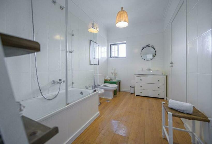 발코니가 있는 스위트, Casa Das Hortensias  Charming Guest House