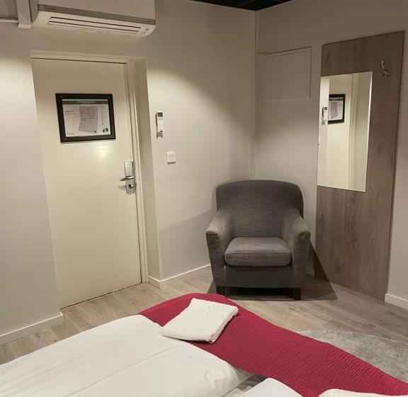 اتاق اکونومی با حمام مشترک, Dream  Luxury Hostel