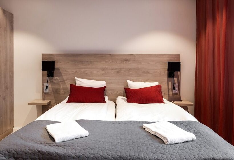 اتاق استاندارد سه تخته با سرویس بهداشتی مشترک, Dream  Luxury Hostel