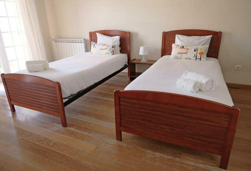 Семейный Номер, Freesurfcamp & Hostel