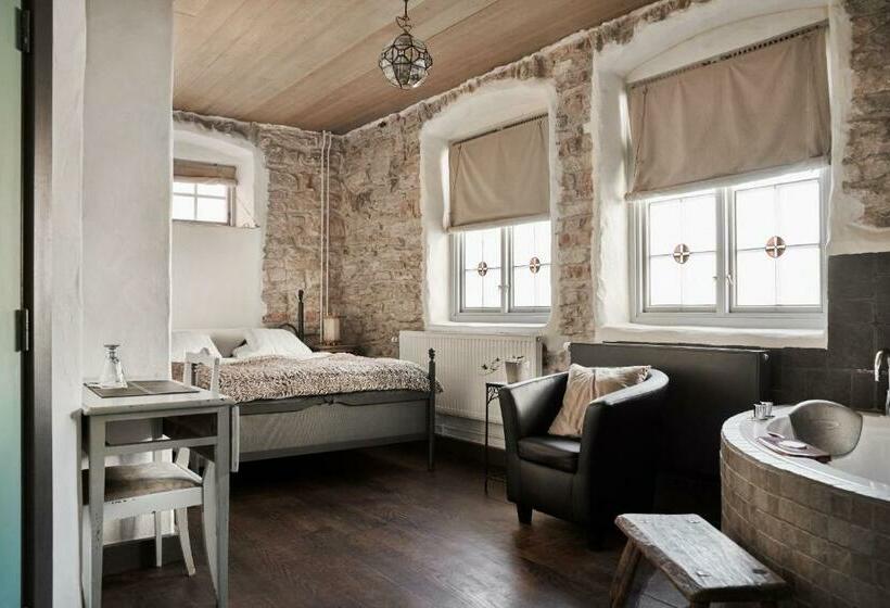 Номер Deluxe, Helgeand Wisby