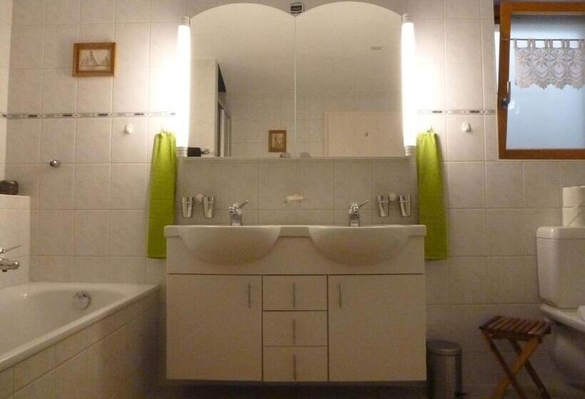 Номер Стандарт Вид на Озеро, B&b Haussener