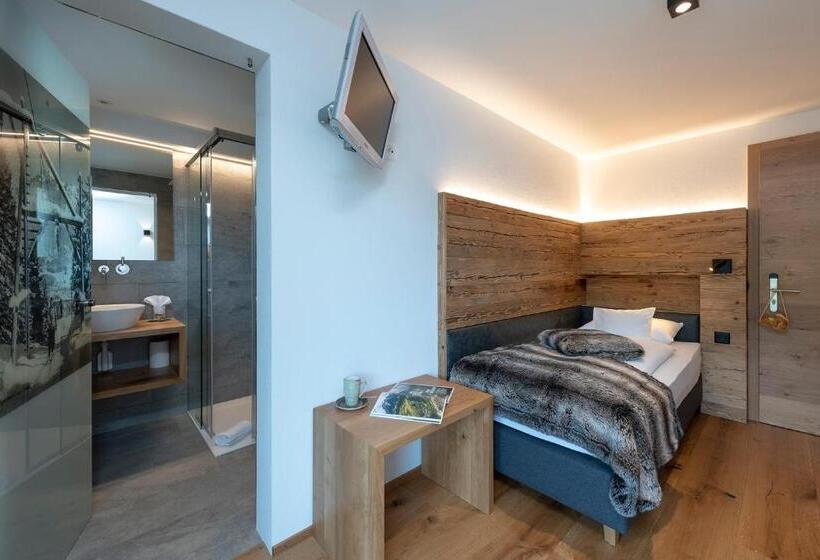 חדר סטנדרט יחיד, Berghotel Tgantieni