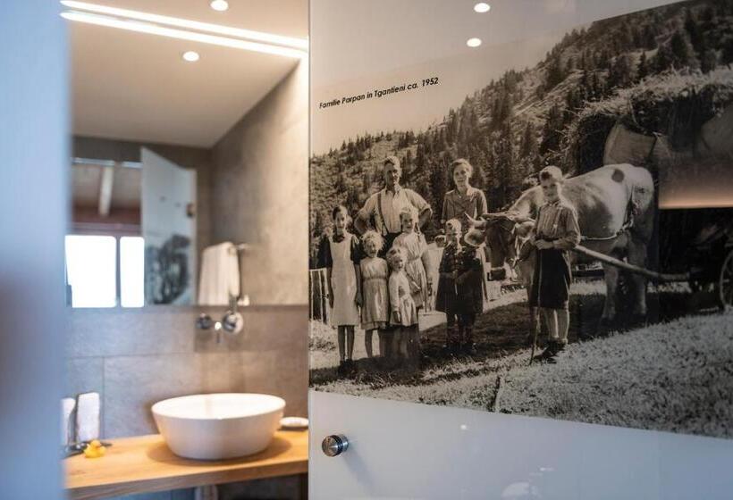 اتاق استاندارد یک نفره, Berghotel Tgantieni