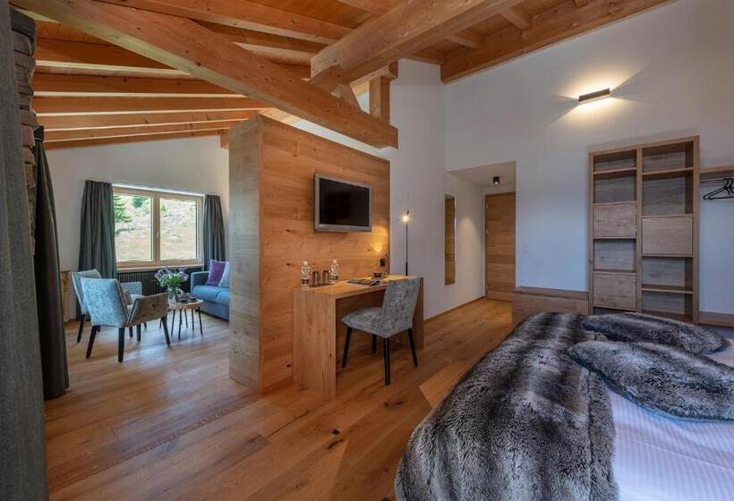 سوییت جونیور, Berghotel Tgantieni