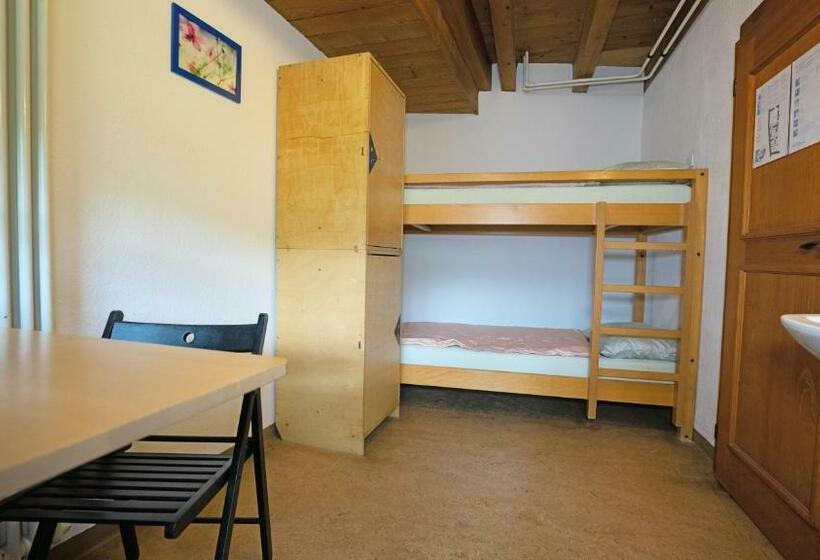 スタンダード４人部屋, Brugg Youth Hostel