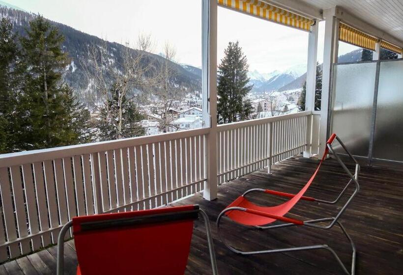 带阳台的标准单人间, Davos Youth Hostel