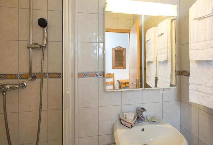 Номер Стандарт, Hôtel De Charme La Poste