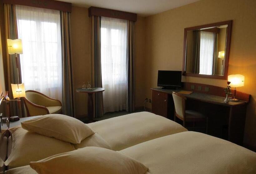 חדר סטנדרט נוף לאגם, Hôtel Du Port