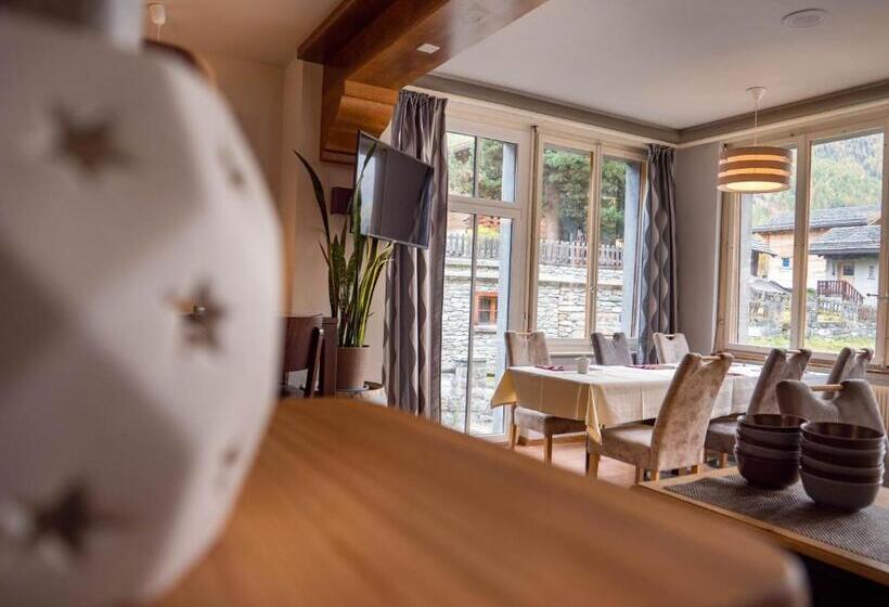 Номер Стандарт с Террасой, Hôtel Le Besso   Swiss Romantic Lodge Zinal