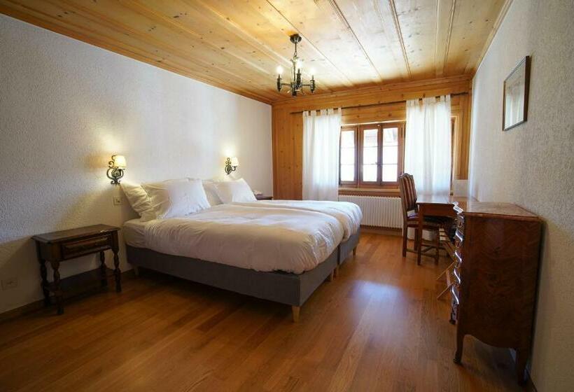 수피리어 룸, La Fleur De Lys