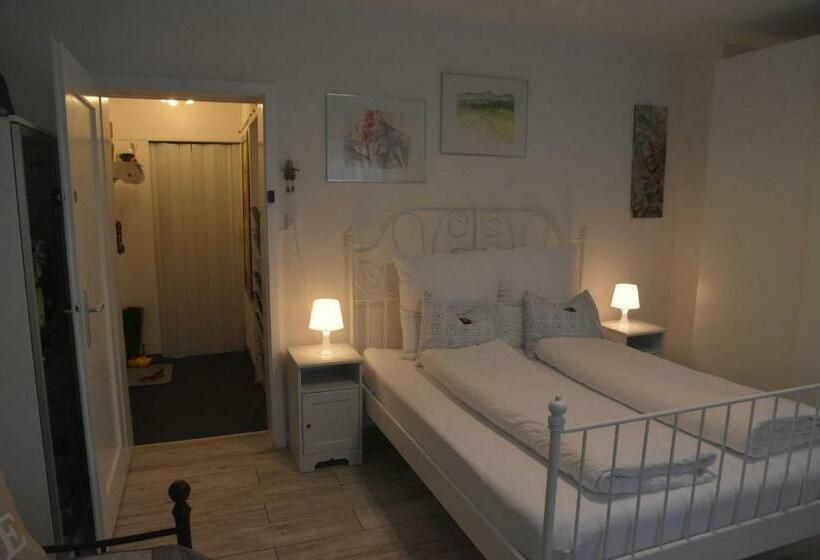 Номер Стандарт, Kiki's B&b