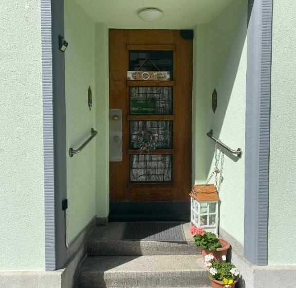 Номер Стандарт, Kiki's B&b
