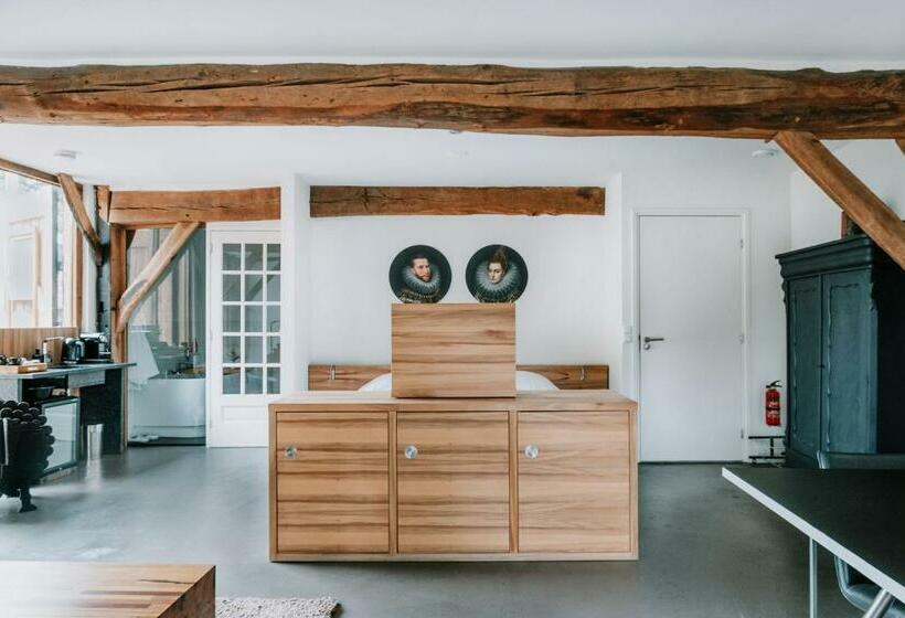 סוויטה דלוקס, De Vijf Suites