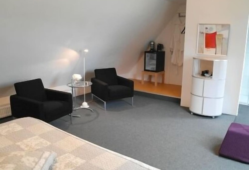 Полулюкс, De Vijf Suites