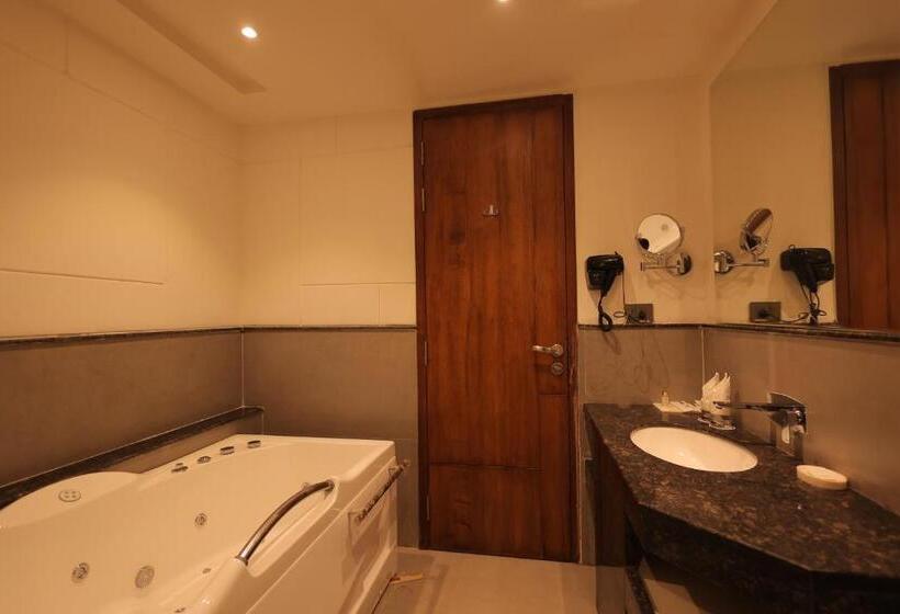 스탠다드 룸 킹사이즈 침대, Pride Elite Haridwar Near Haridwar Railway Station