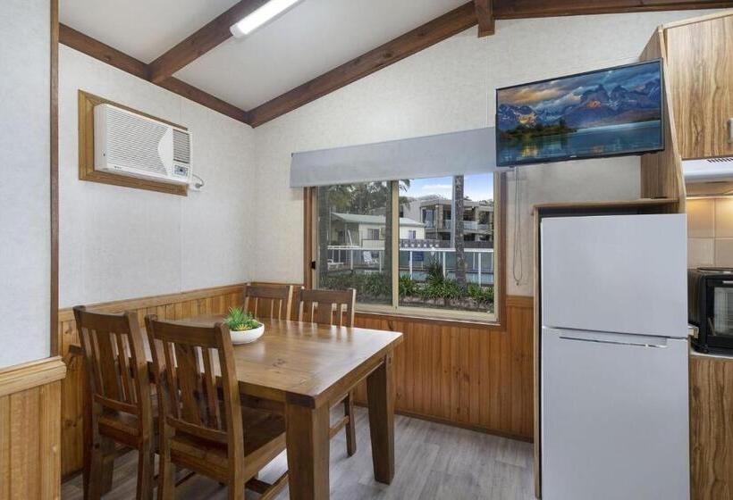 스탠다드 룸 호수 전망, Paradise Palms Caravan Park